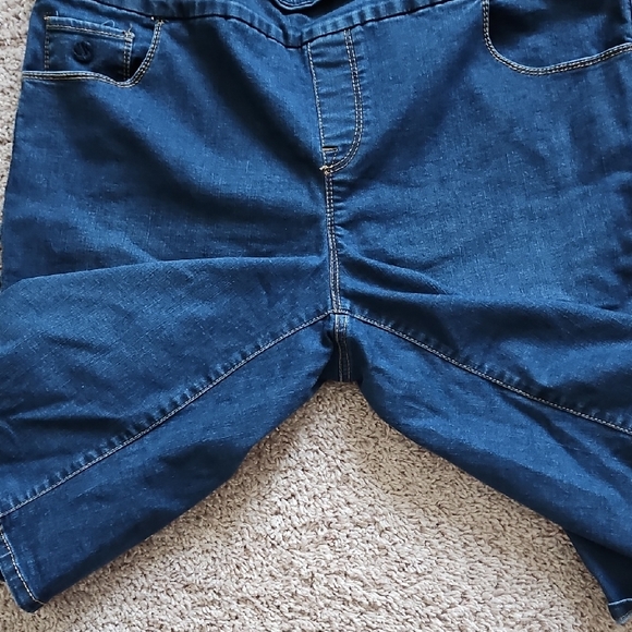 16W Gloria Vanderbilt Stretch Pull On Shorts - Picture 5 of 10